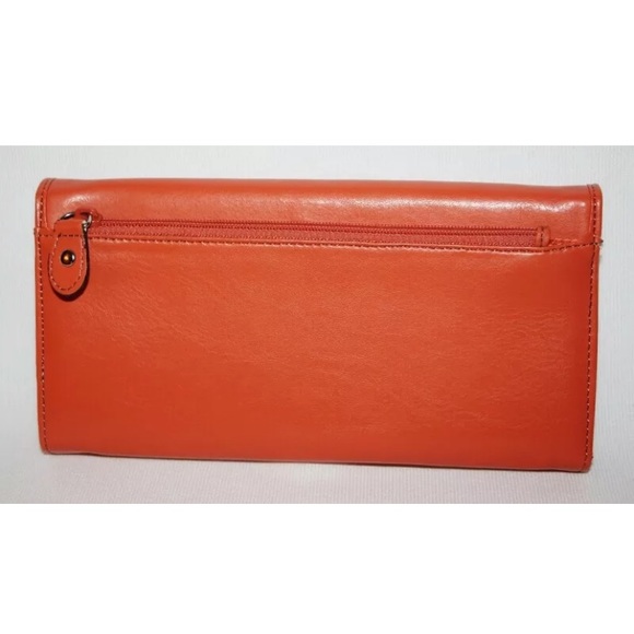 π Etienne Aigner Wallet & free eye glass case π - Picture 2 of 7